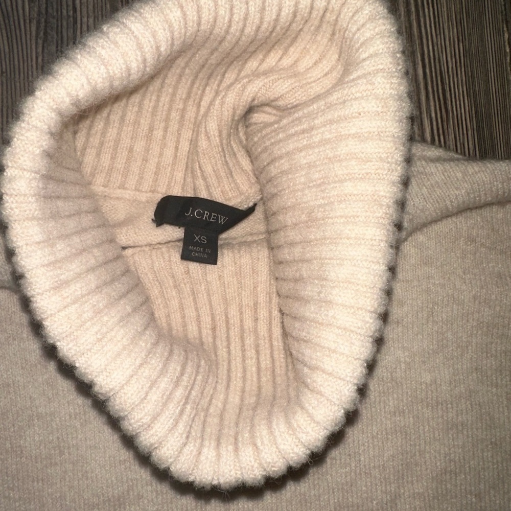 J. Crew Oversized Cream Turtleneck Soft Yarn Blend - Picture 7 of 9